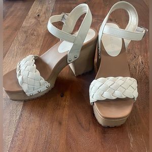 Anne Klein Wedges Size 7 - Like New